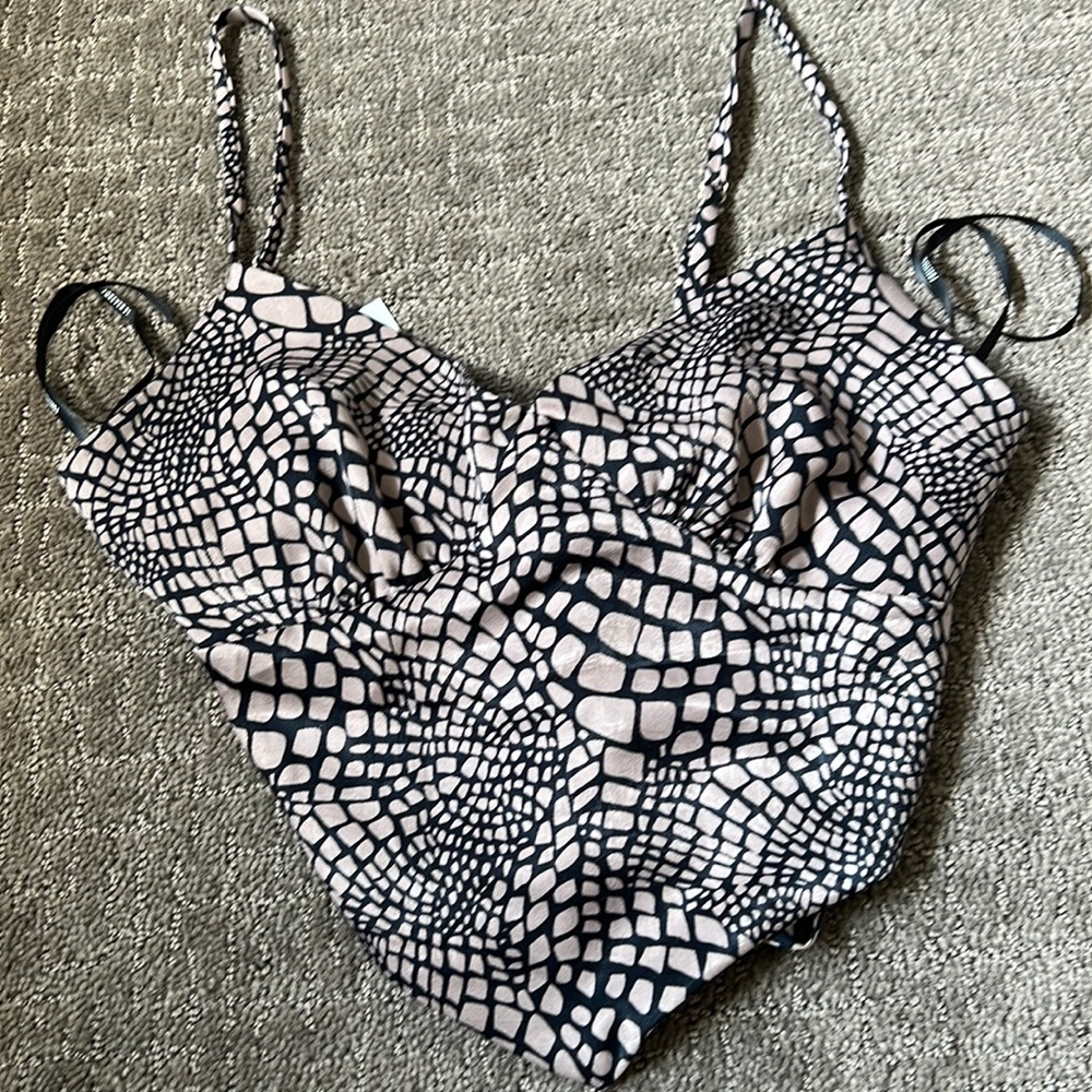 Crop bandana style top